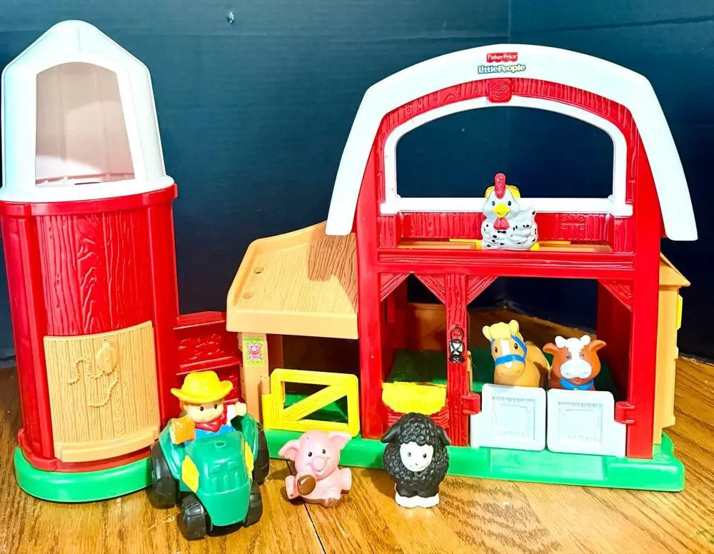 FP Little People Animal Sounds 2005 farmer tractor 4 animals sounds barn works